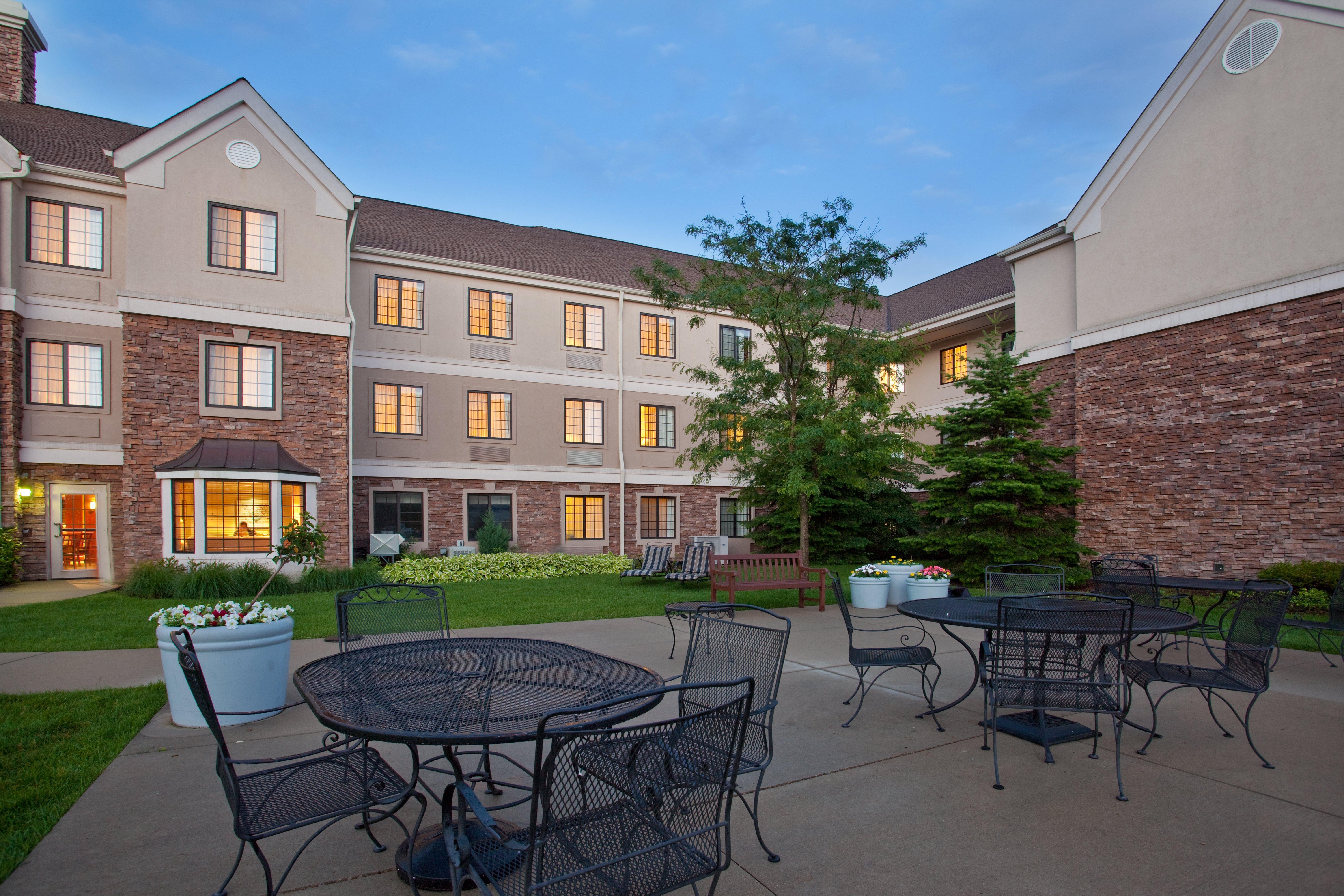Staybridge Suites Lincolnshire By Ihg Bagian luar foto